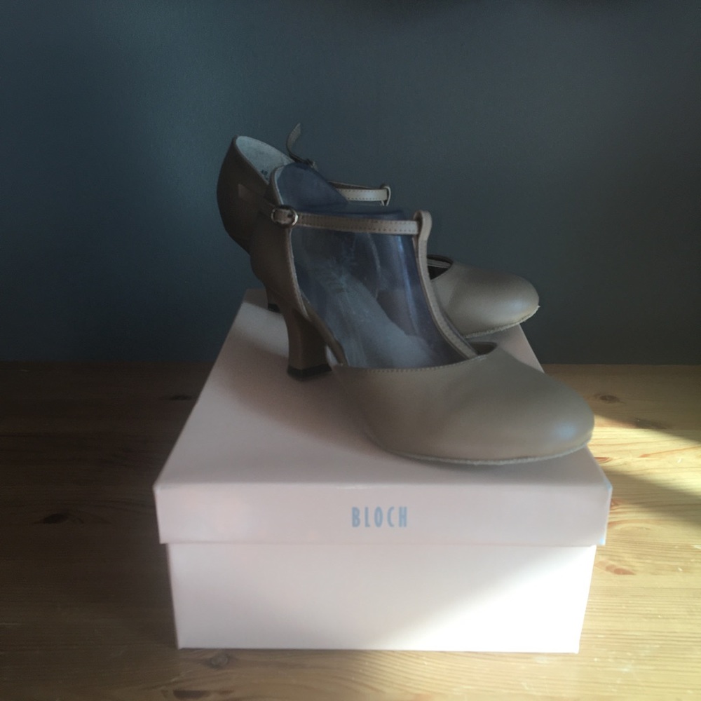 Bloch splitflex dance heels